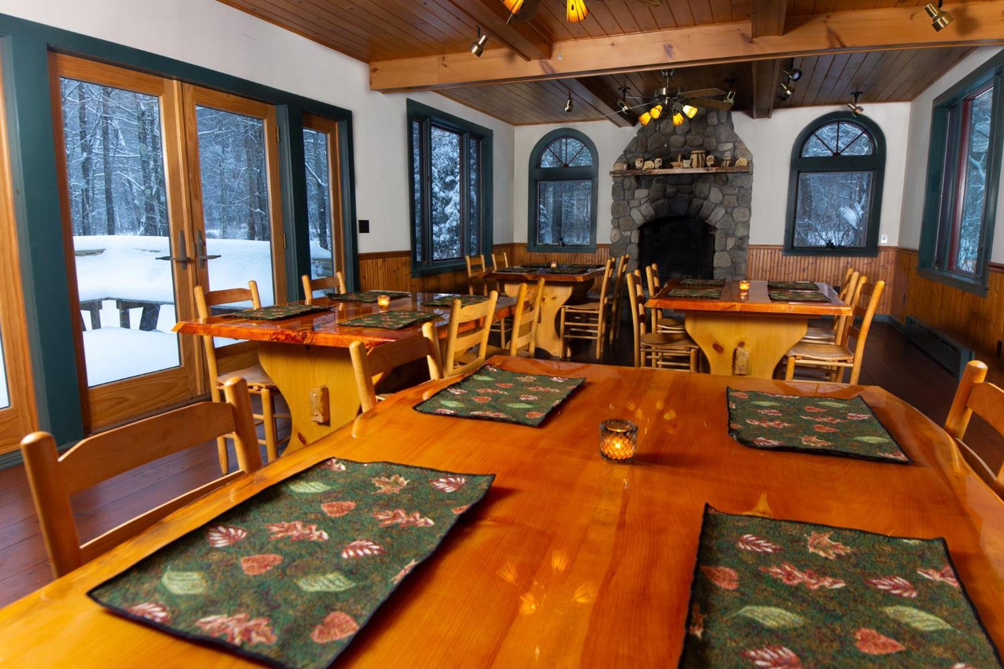 Trails End Inn Keene Valley Экстерьер фото