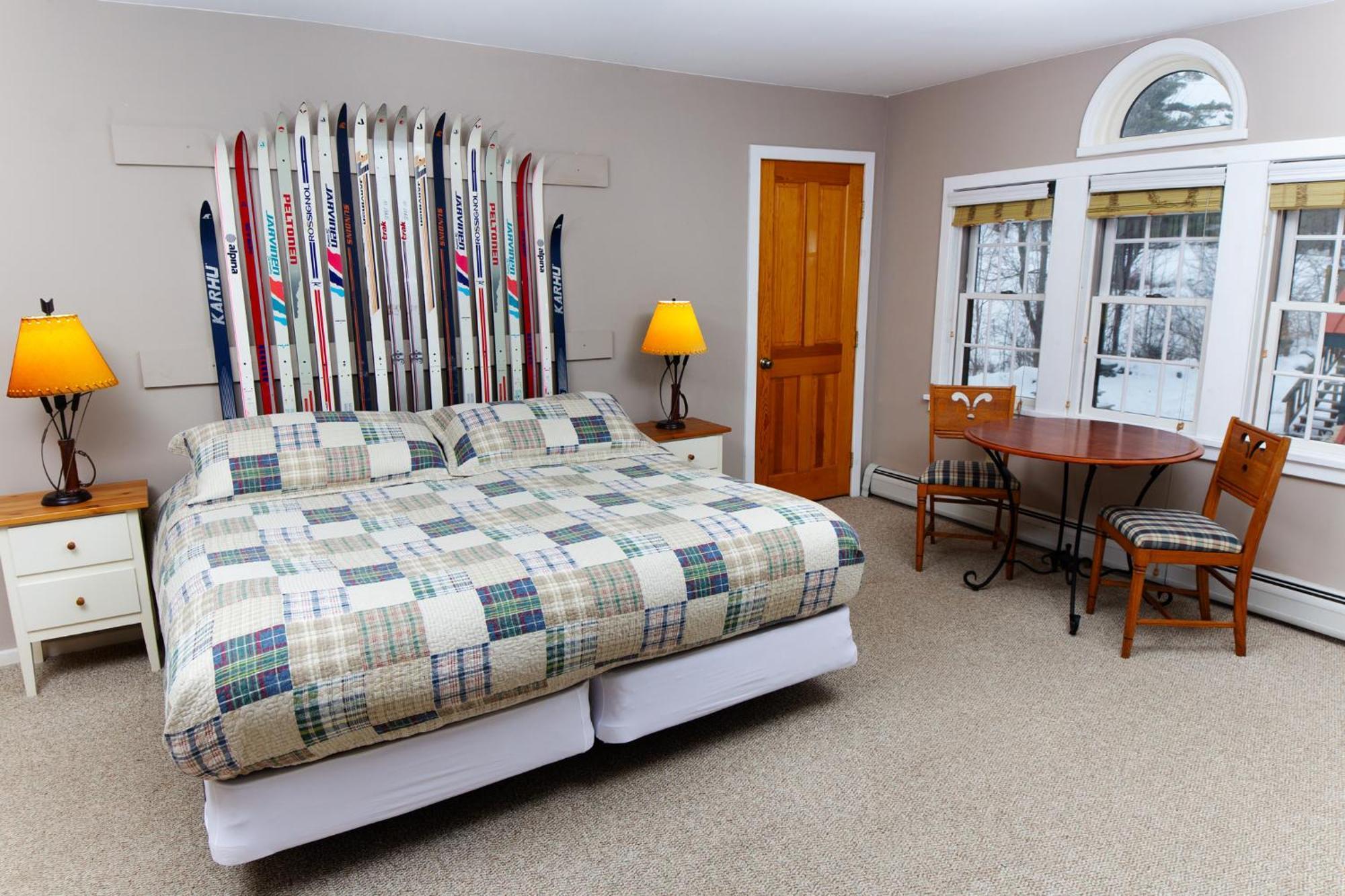 Trails End Inn Keene Valley Экстерьер фото