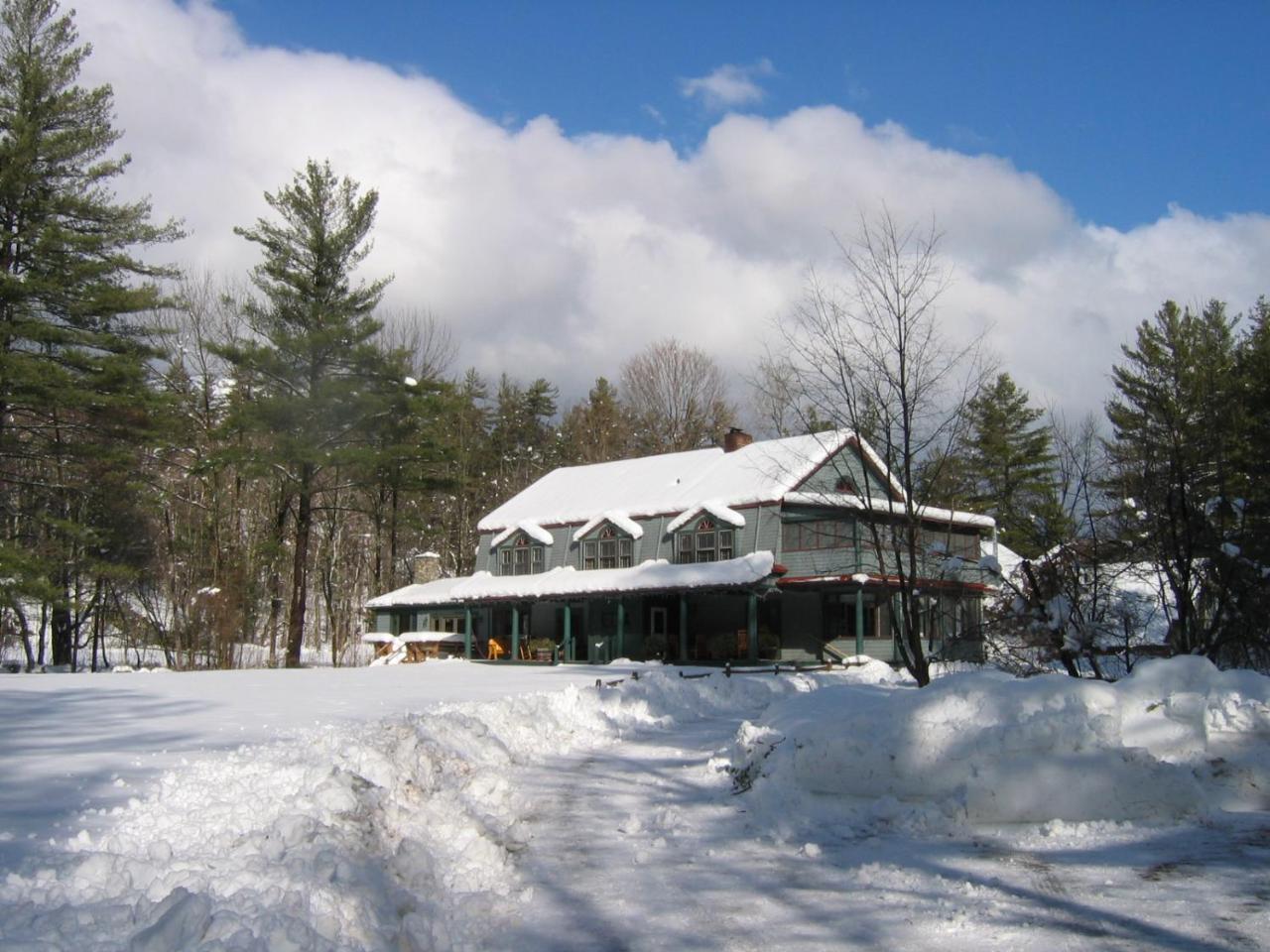 Trails End Inn Keene Valley Экстерьер фото
